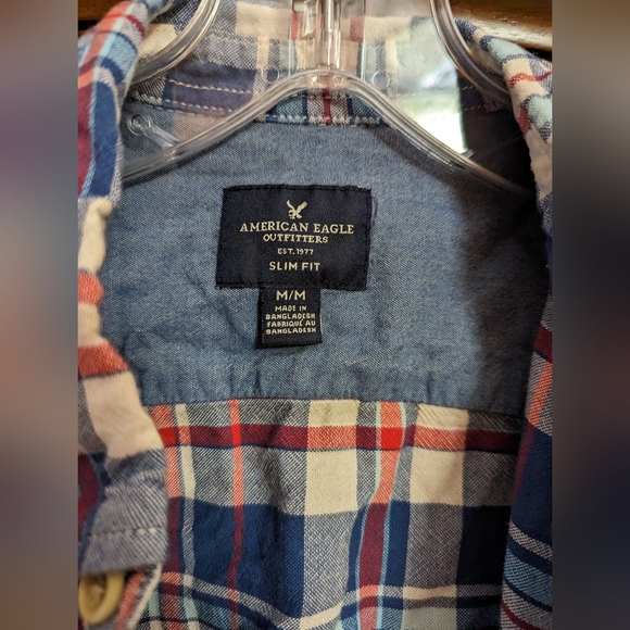 American Eagle Outfitters - Picture 3 of 3